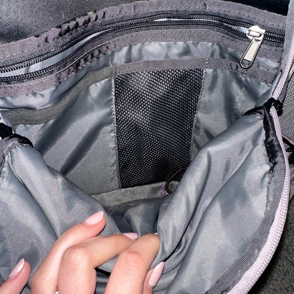 Grey and pink North Face Backpack - Picture 3 of 5